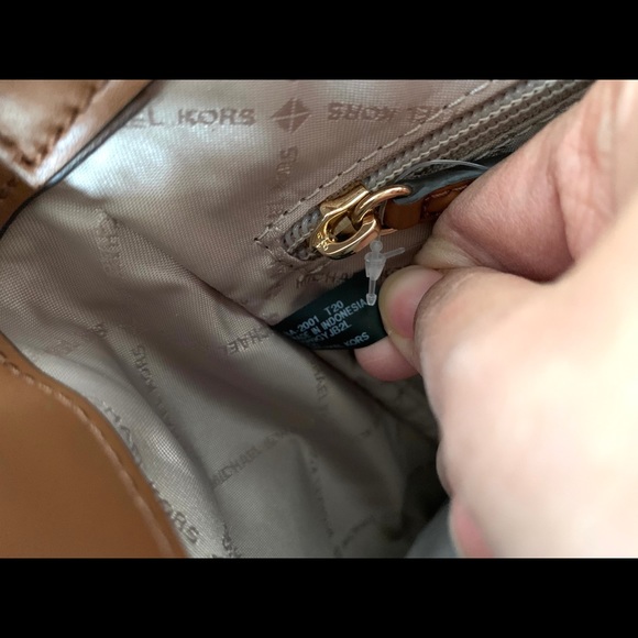 Michael Kors Ginger MD DRWS Backpack - Picture 7 of 8